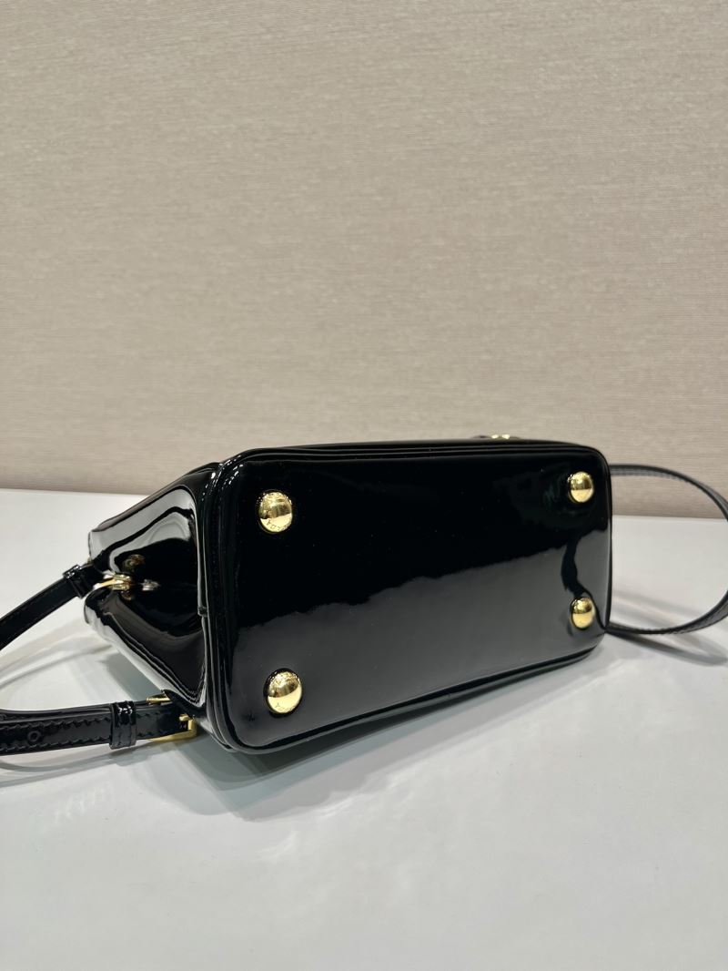 Pra*a top handle bags